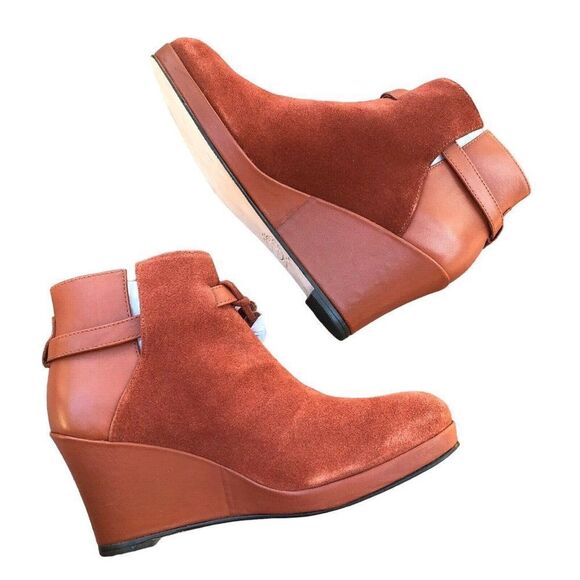 WOLVERINE Socialite Samantha Pleet 1000 mile Wedge Suede Ankle Boot - Picture 2 of 8